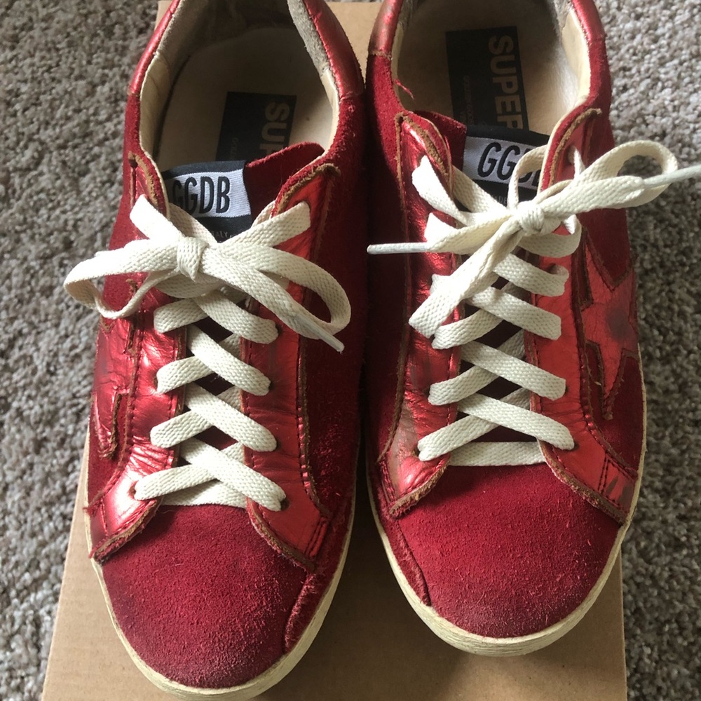 Vibrant Red Low-Top Sneakers with White Soles